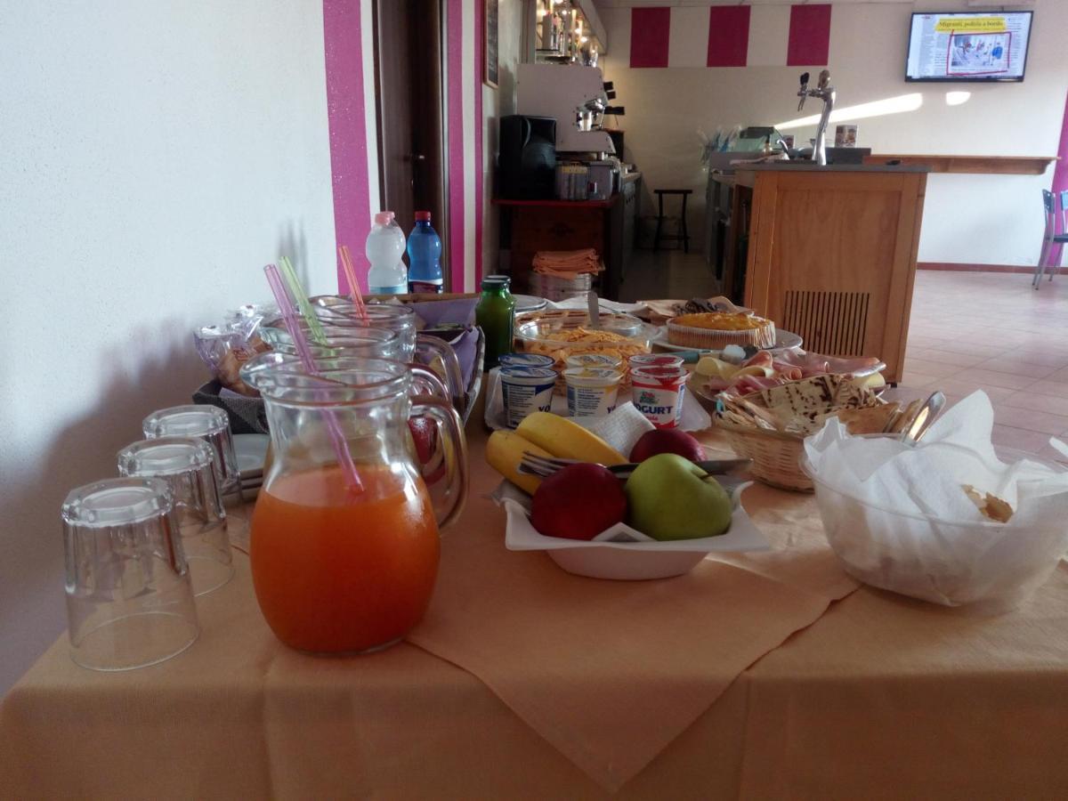 Hotel Bena E Traes Laerru Εξωτερικό φωτογραφία