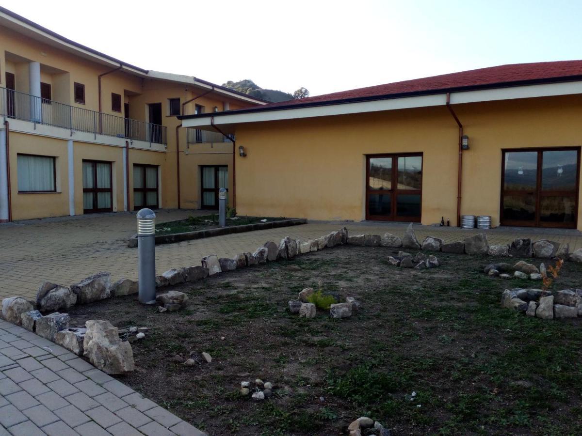 Hotel Bena E Traes Laerru Εξωτερικό φωτογραφία