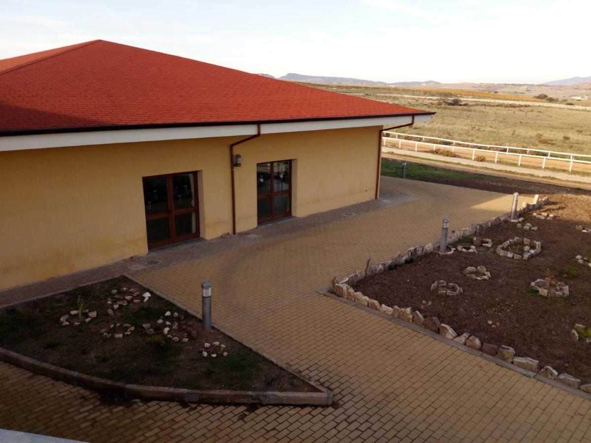 Hotel Bena E Traes Laerru Εξωτερικό φωτογραφία